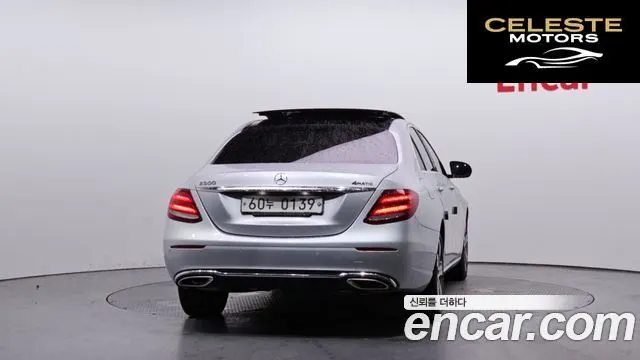 MERCEDES BENZ E-Classe W213 E300 4MATIC Avantgarde 2017 — photo 4 sur 20