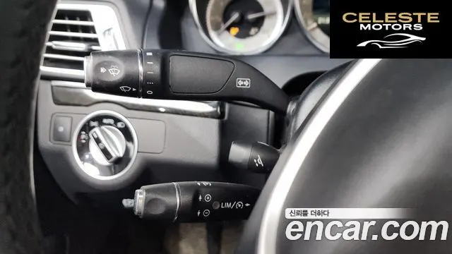 MERCEDES BENZ E-Classe W212 E200 Cabriolet 2014 — photo 18 sur 20