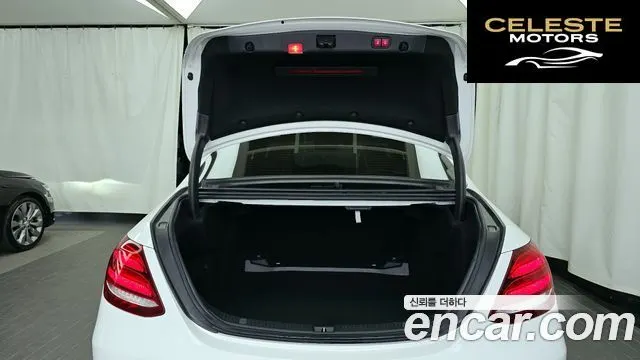 MERCEDES BENZ E-Classe W213 E220d 4MATIC Exclusive 2018 — photo 26 sur 34