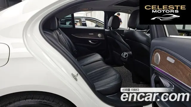 MERCEDES BENZ E-Classe W213 E220d 4MATIC Exclusive 2018 — photo 18 sur 34