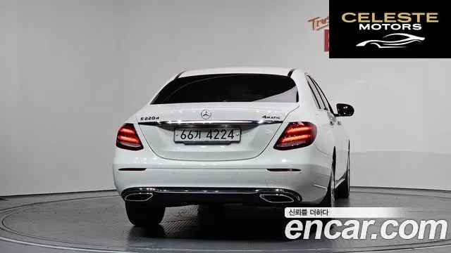 MERCEDES BENZ E-Classe W213 E220d 4MATIC Exclusive 2018 — photo 4 sur 34