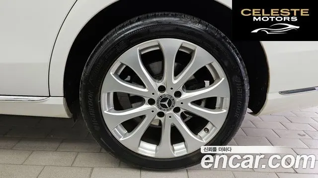 MERCEDES BENZ E-Classe W213 E220d 4MATIC Exclusive 2018 — photo 7 sur 34