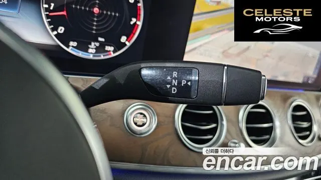 MERCEDES BENZ E-Classe W213 E300 4MATIC Exclusive 2020 — photo 9 sur 20