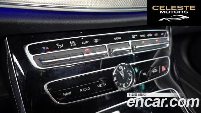 MERCEDES BENZ E-Classe W213 E200 Avantgarde 2018 — photo 22 sur 35