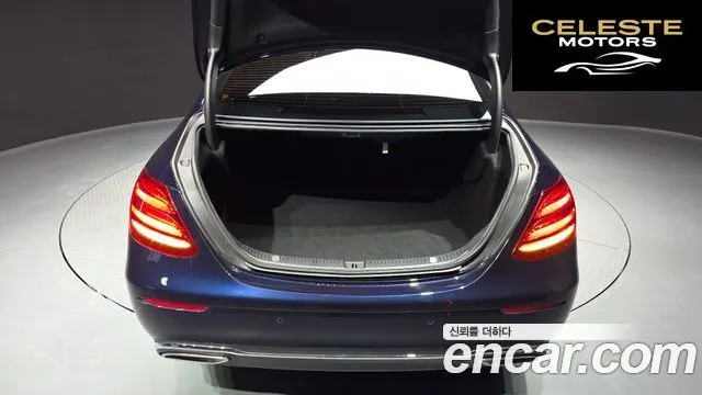 MERCEDES BENZ E-Classe W213 E200 Avantgarde 2018 — photo 23 sur 35