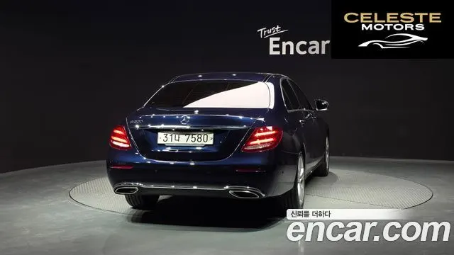 MERCEDES BENZ E-Classe W213 E200 Avantgarde 2018 — photo 4 sur 35