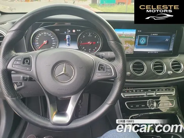 MERCEDES BENZ E-Classe W213 E220d Avantgarde 2017 — photo 10 sur 26