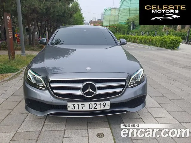 MERCEDES BENZ E-Classe W213 E220d Avantgarde 2017 — photo 2 sur 26