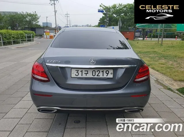 MERCEDES BENZ E-Classe W213 E220d Avantgarde 2017 — photo 6 sur 26