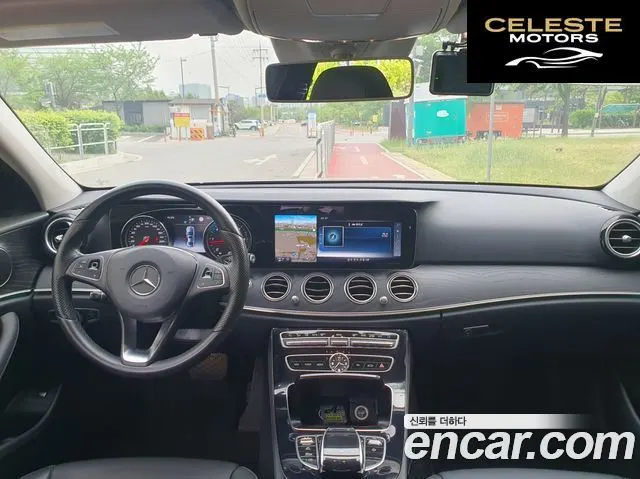 MERCEDES BENZ E-Classe W213 E220d Avantgarde 2017 — photo 9 sur 26