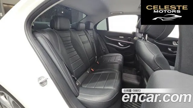 MERCEDES BENZ E-Classe W213 E300 Avantgarde 2017 — photo 12 sur 26