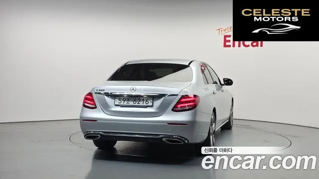 MERCEDES BENZ E-Classe W213 E300 Avantgarde 2019 — photo 4 sur 32