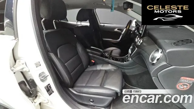 MERCEDES BENZ GLA-Classe X156 GLA220 2019 — photo 16 sur 32