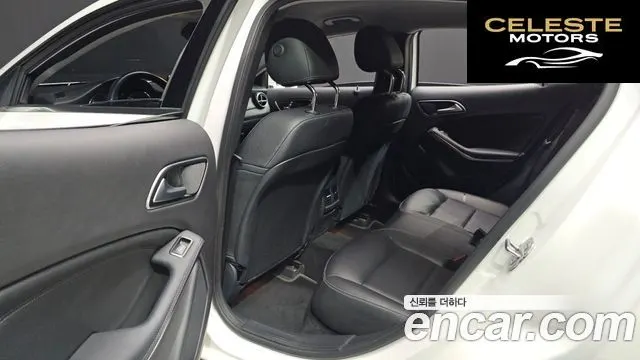 MERCEDES BENZ GLA-Classe X156 GLA220 2019 — photo 17 sur 32