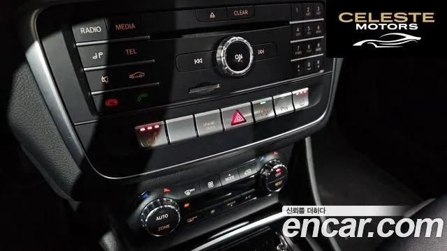 MERCEDES BENZ GLA-Classe X156 GLA220 2019 — photo 23 sur 32
