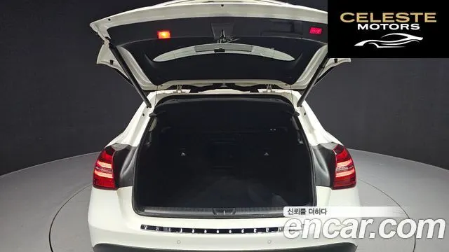 MERCEDES BENZ GLA-Classe X156 GLA220 2019 — photo 26 sur 32