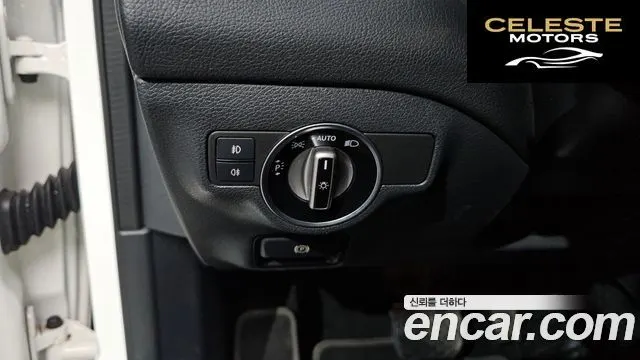 MERCEDES BENZ GLA-Classe X156 GLA220 2019 — photo 27 sur 32