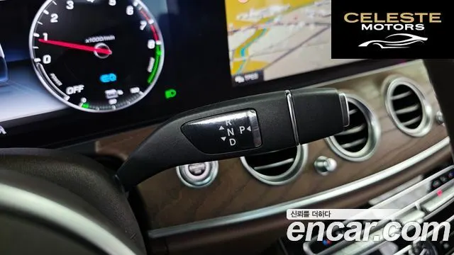 MERCEDES BENZ E-Classe W213 E300e 4MATIC Exclusive 2020 — photo 12 sur 38