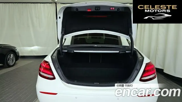 MERCEDES BENZ E-Classe W213 E300e 4MATIC Exclusive 2020 — photo 26 sur 38