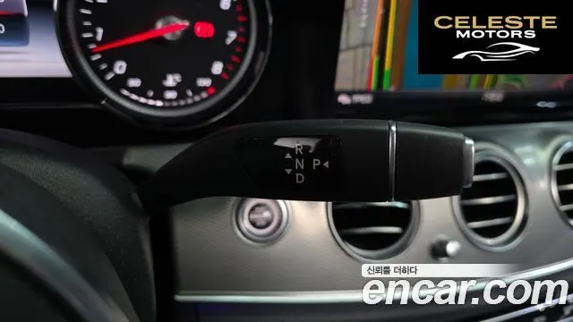 MERCEDES BENZ E-Classe W213 E300 Avantgarde 2019 — photo 12 sur 32