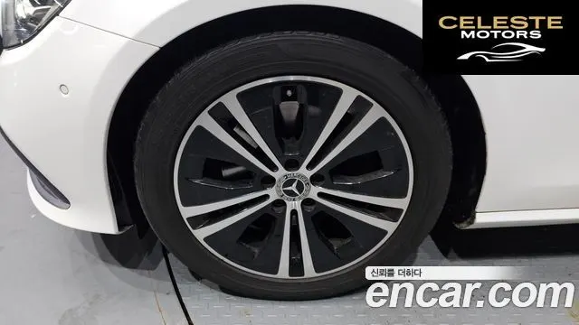 MERCEDES BENZ E-Classe W213 E250 Avantgarde 2021 — photo 5 sur 38