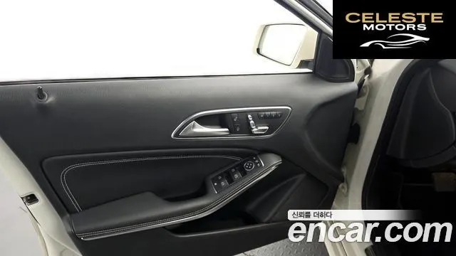 MERCEDES BENZ A-Classe W176 A200 2018 — photo 14 sur 29