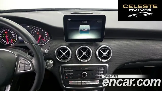 MERCEDES BENZ A-Classe W176 A200 2018 — photo 20 sur 29