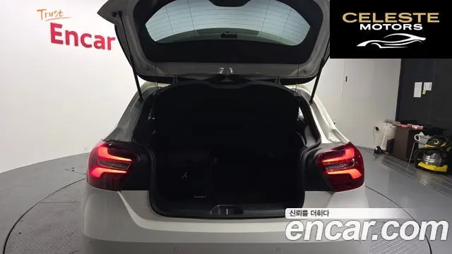 MERCEDES BENZ A-Classe W176 A200 2018 — photo 28 sur 29