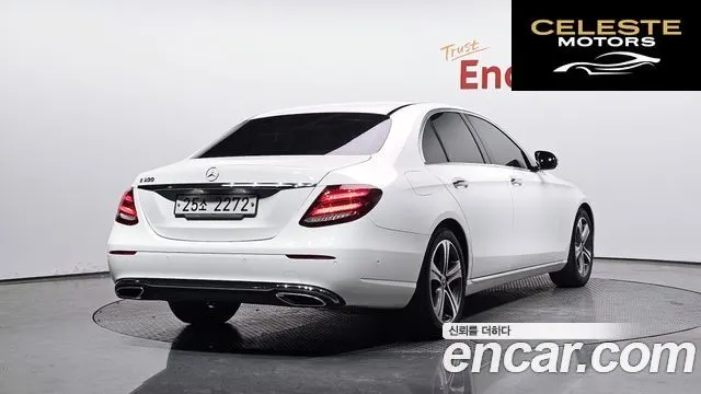 MERCEDES BENZ E-Classe W213 E300 Avantgarde 2019 — photo 2 sur 31