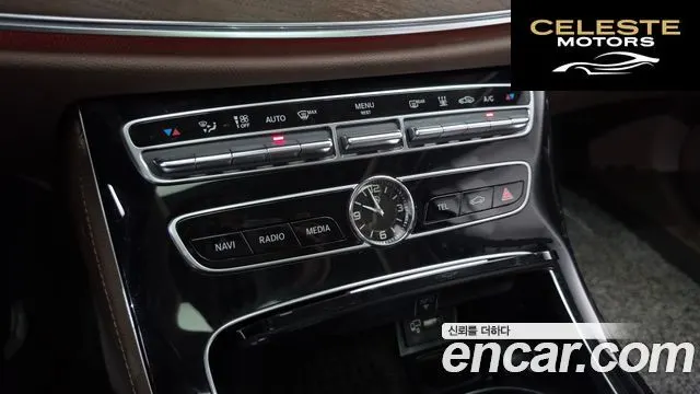MERCEDES BENZ E-Classe W213 E300e Exclusive 2019 — photo 32 sur 33