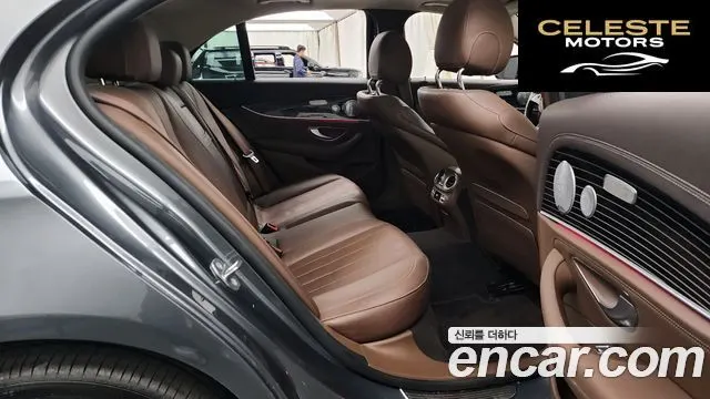 MERCEDES BENZ E-Classe W213 E400 4MATIC Exclusive 2017 — photo 12 sur 20