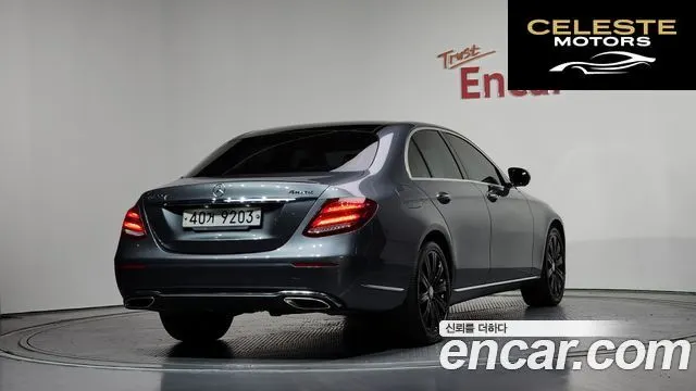 MERCEDES BENZ E-Classe W213 E400 4MATIC Exclusive 2017 — photo 2 sur 20