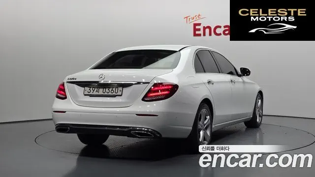 MERCEDES BENZ E-Classe W213 E220d Avantgarde 2017 — photo 2 sur 20