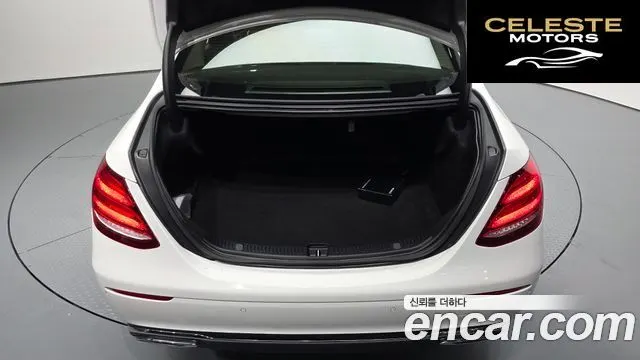 MERCEDES BENZ E-Classe W213 E220d Avantgarde 2017 — photo 20 sur 20