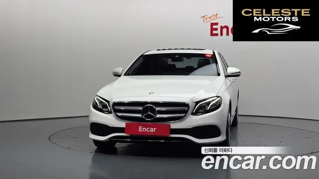 MERCEDES BENZ E-Classe W213 E220d Avantgarde 2017 — photo 3 sur 20