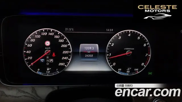 MERCEDES BENZ E-Classe W213 E300 4MATIC Exclusive 2018 — photo 11 sur 36