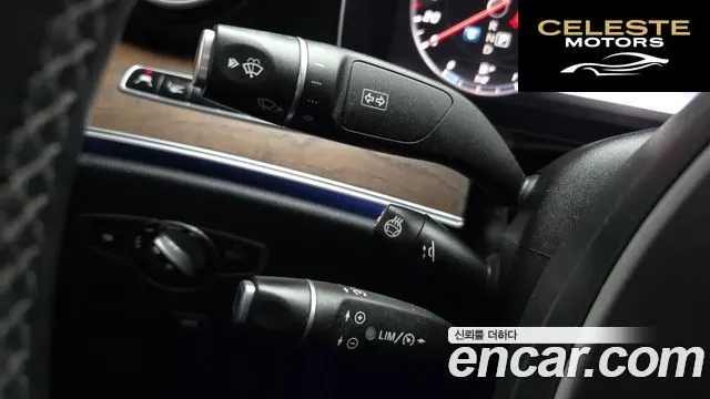 MERCEDES BENZ E-Classe W213 E300 4MATIC Exclusive 2018 — photo 30 sur 36