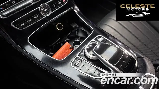 MERCEDES BENZ E-Classe W213 E300 4MATIC Exclusive 2018 — photo 34 sur 36