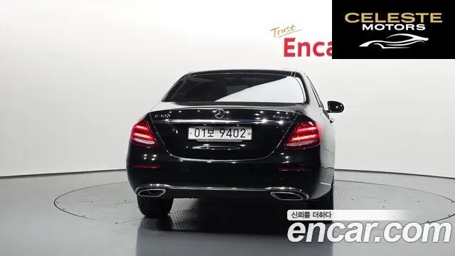 MERCEDES BENZ E-Classe W213 E300 4MATIC Exclusive 2018 — photo 4 sur 36