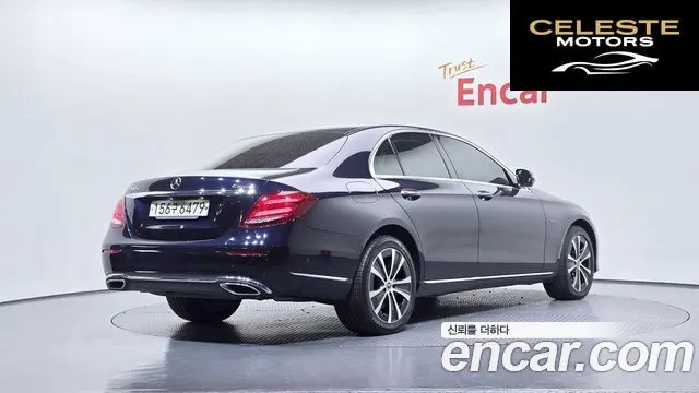 MERCEDES BENZ E-Classe W213 E300e 4MATIC Exclusive 2020 — photo 2 sur 37