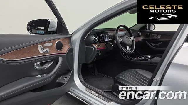 MERCEDES BENZ E-Classe W213 E300 4MATIC Exclusive 2017 — photo 10 sur 26