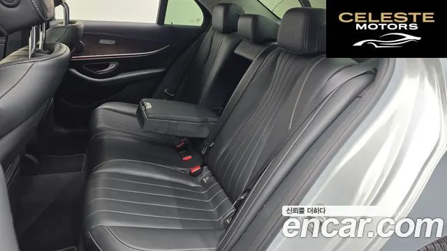 MERCEDES BENZ E-Classe W213 E300 4MATIC Exclusive 2017 — photo 12 sur 26