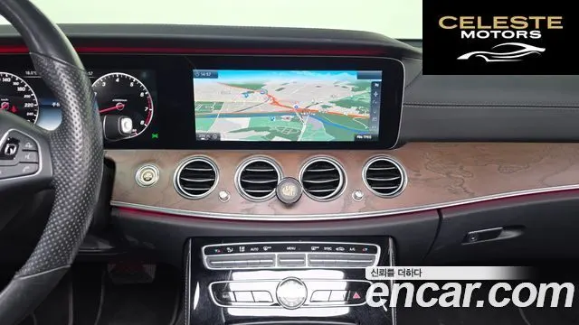 MERCEDES BENZ E-Classe W213 E300 4MATIC Exclusive 2017 — photo 14 sur 26