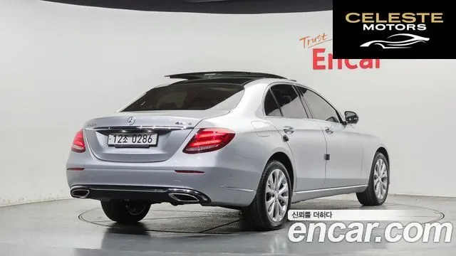 MERCEDES BENZ E-Classe W213 E300 4MATIC Exclusive 2017 — photo 2 sur 26