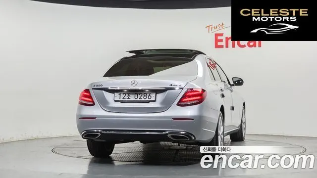 MERCEDES BENZ E-Classe W213 E300 4MATIC Exclusive 2017 — photo 4 sur 26
