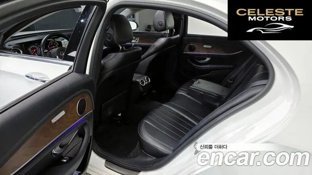 MERCEDES BENZ E-Classe W213 E220d Exclusive 2017 — photo 11 sur 20