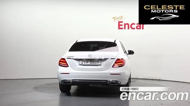 MERCEDES BENZ E-Classe W213 E220d Exclusive 2017 — photo 4 sur 20