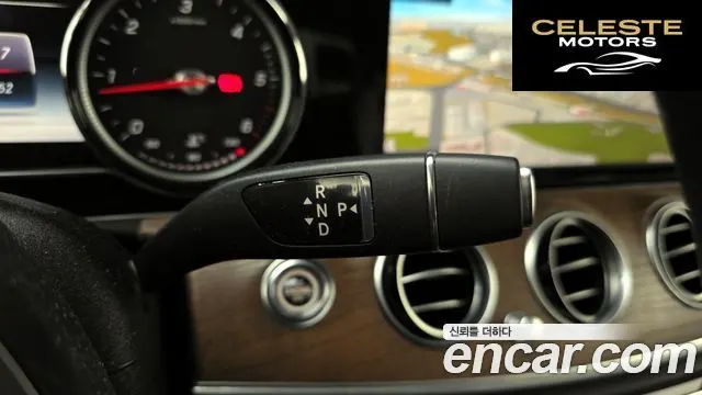MERCEDES BENZ E-Classe W213 E220d Exclusive 2017 — photo 9 sur 20