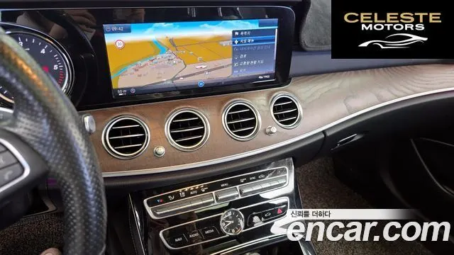 MERCEDES BENZ E-Classe W213 E220d Exclusive 2017 — photo 14 sur 20