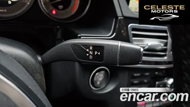 MERCEDES BENZ E-Classe W212 E300 Avantgarde 2014 — photo 9 sur 20
